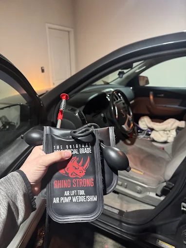 Air wedge and reach tool used for vehicle lockouts